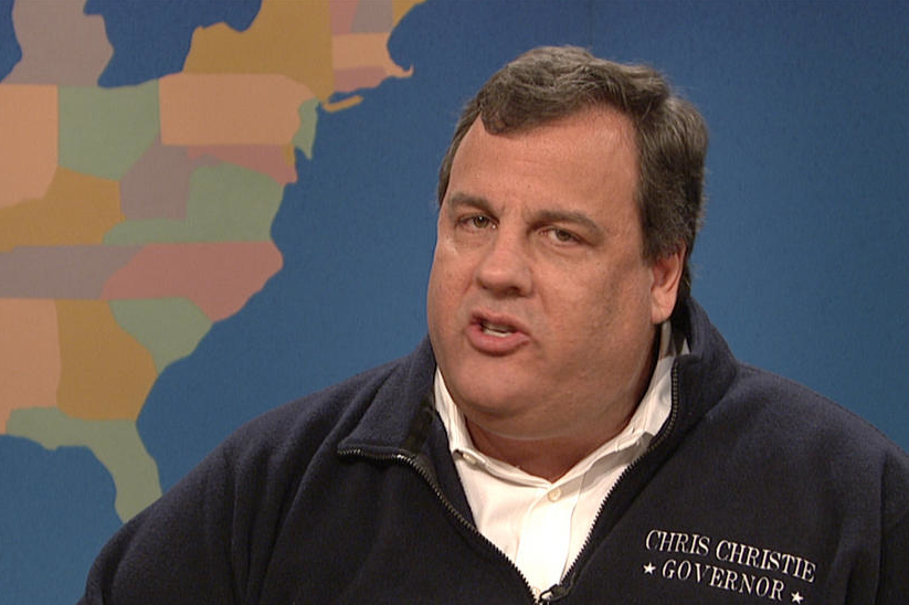 Christie Crashes SNL, Pokes Fun at His Favorite Storm Fleece (VIDEO)