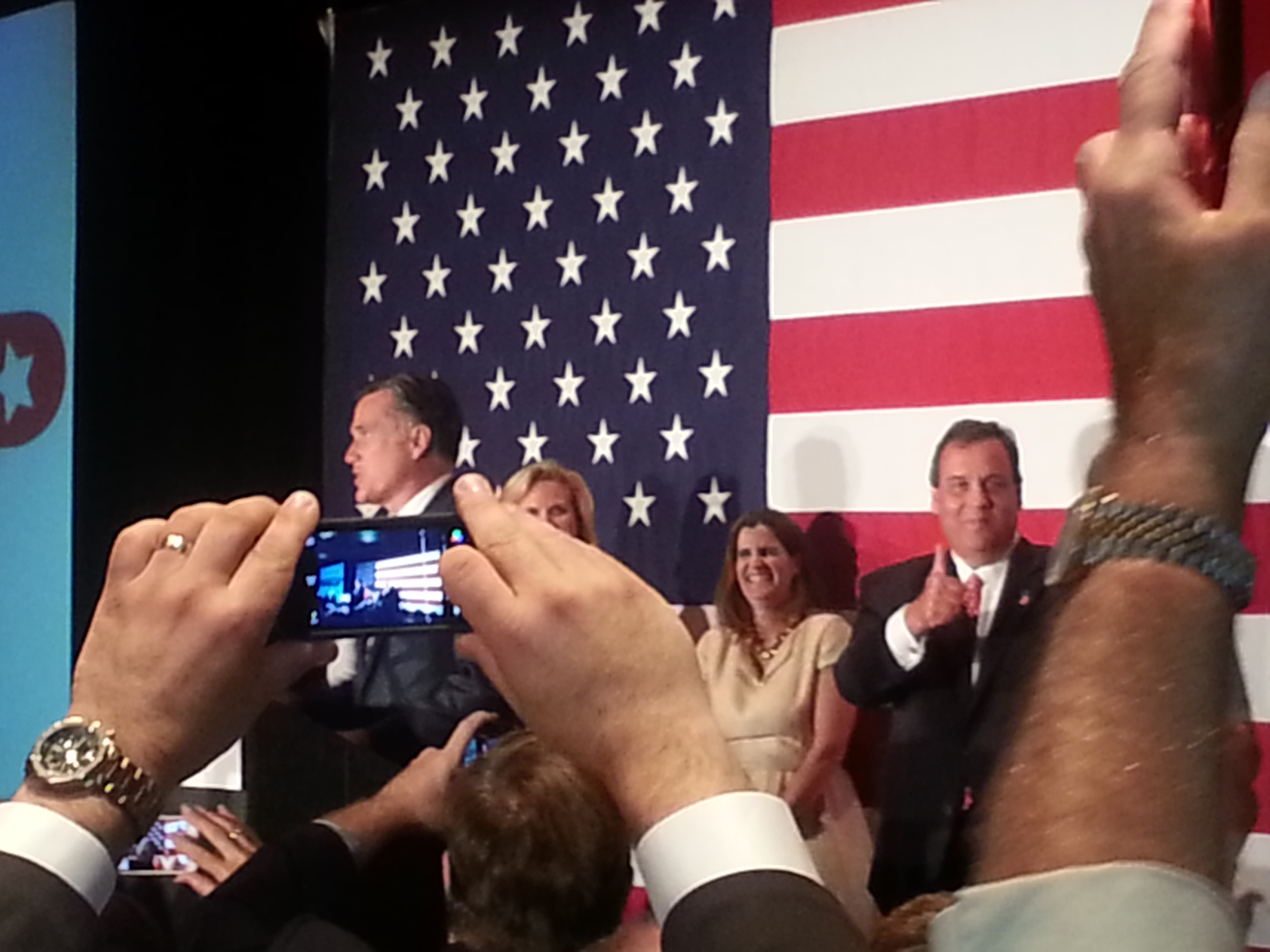Taking a Pass, Romney to Meet Christie for Dinner