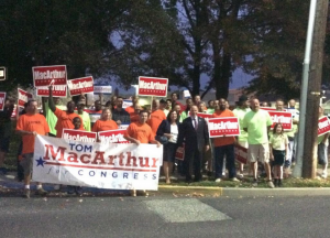 MacArthur rallies with supporters prior to 10/2 Moorestown candidate forum.